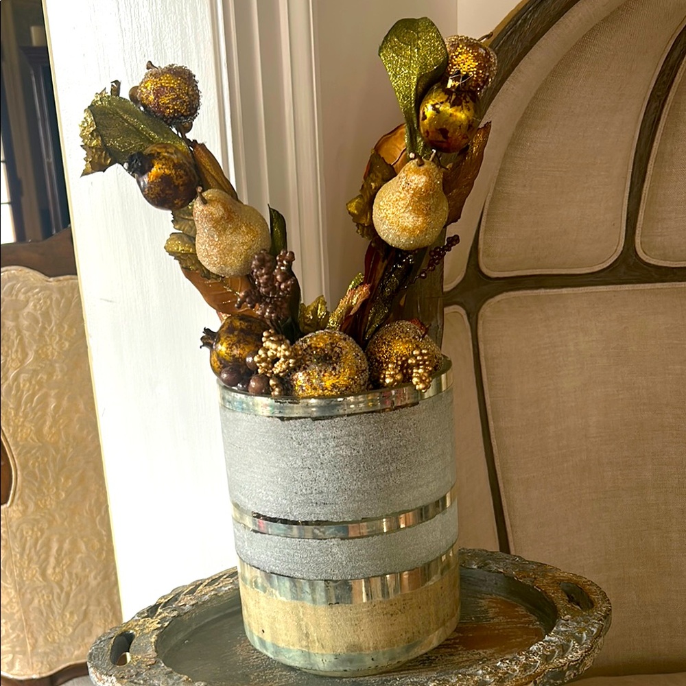 Lavish Home Elegant Gold Metallic and Silver Decorative Vase